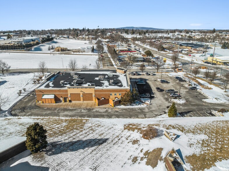 More Photos Of 1401 Springdale St, Mount Horeb Drugstore For Sale