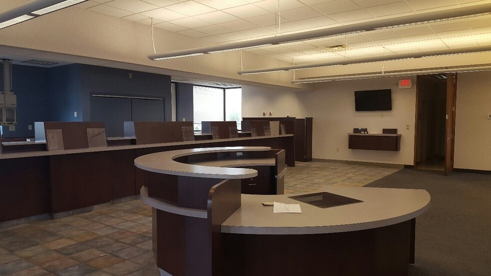 More Photos Of 2281 W 4th St, Mansfield Office For Sale