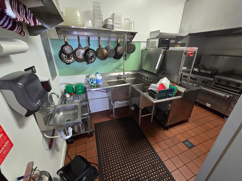 More Photos Of 203 Depot St, Marthasville General Retail For Lease