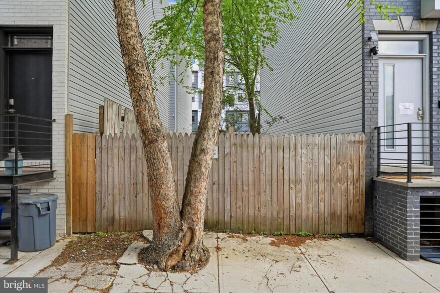 More Photos Of 2124-2132 E Arizona St, Philadelphia Warehouse For Sale