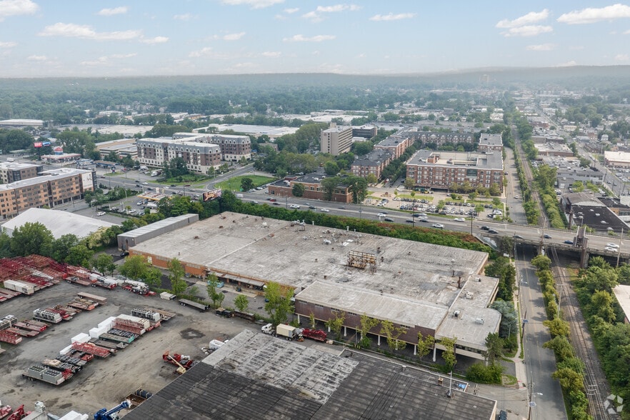 More Photos Of 456 Nordhoff Pl, Englewood Warehouse For Lease