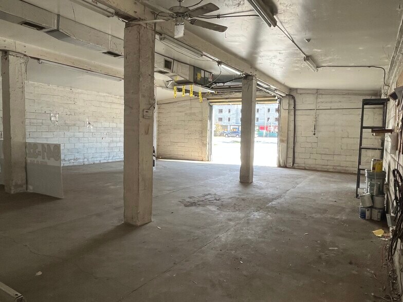 More Photos Of 814 6th Ave W, Bradenton Flex For Lease