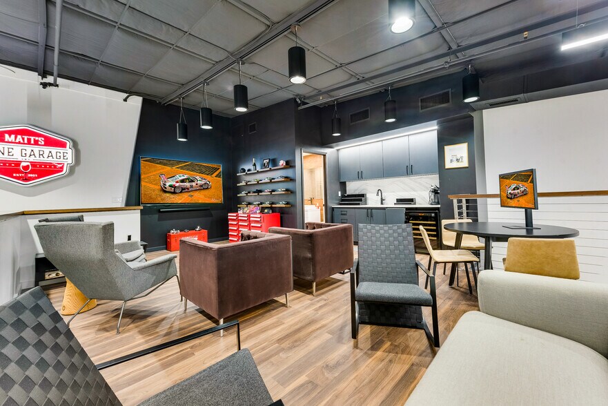 More Photos Of 6767 All Stars Ave, Frisco Self Storage For Sale