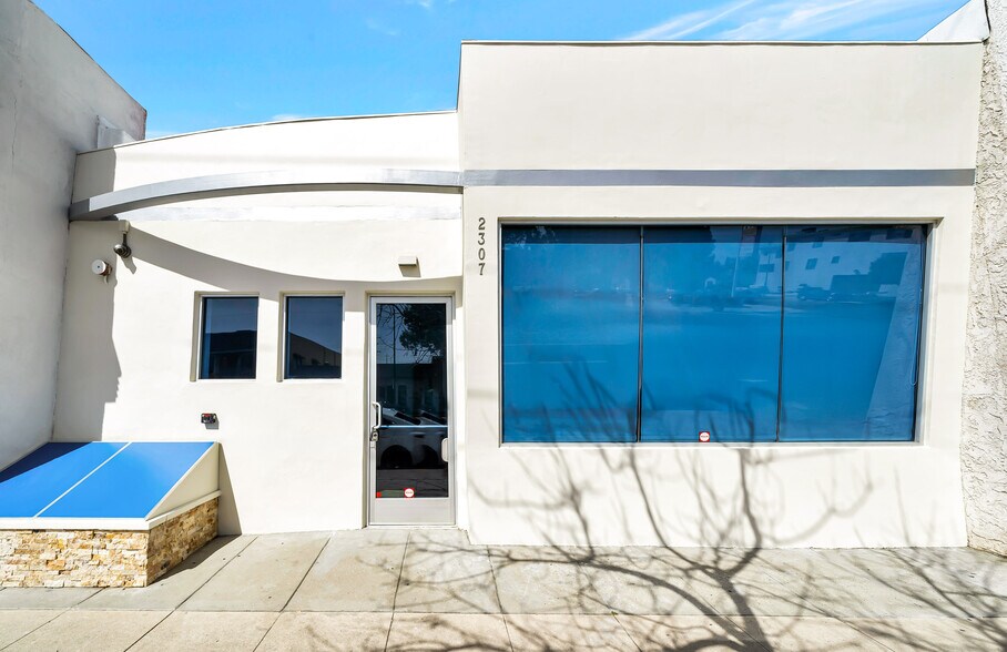 Primary Photo Of 2307 W Victory Blvd, Burbank Loft Creative Space For Sale
