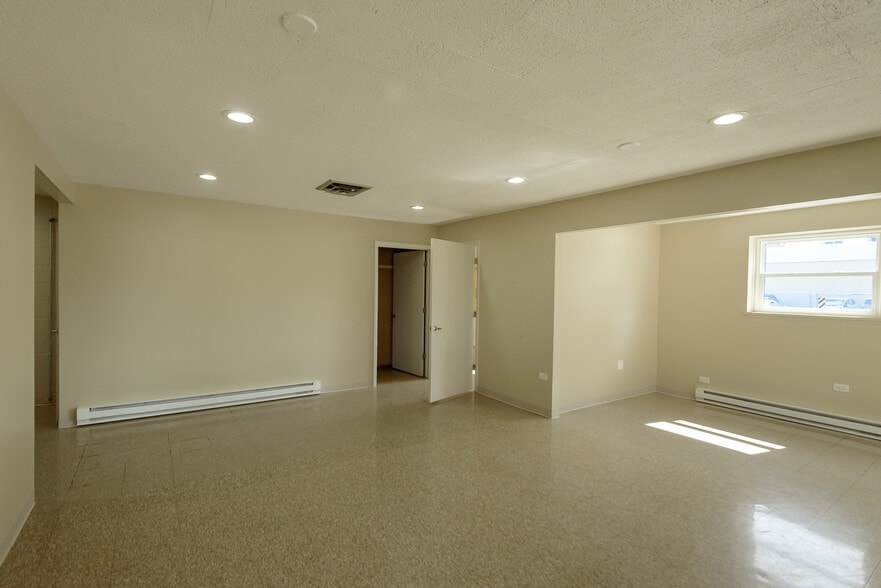 More Photos Of 6250 Jackson Rd, Ann Arbor Freestanding For Lease