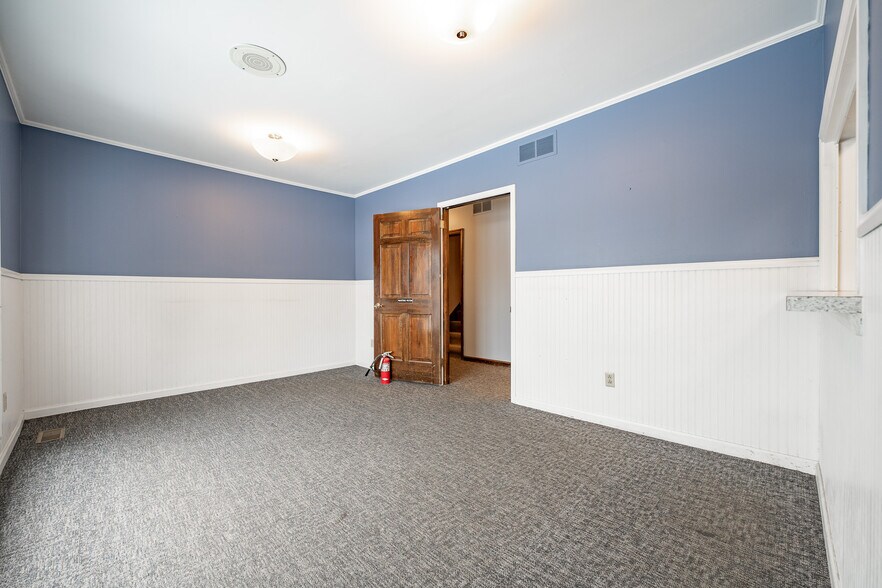 More Photos Of 814 E Washington St, Greencastle Medical For Sale