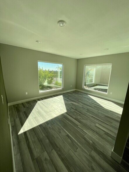 More Photos Of 7115 S Desert Blvd, Canutillo Self Storage For Lease