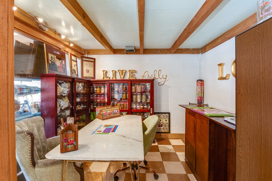 More Photos Of 2150 Curtis St, Denver Storefront Retail Office For Sale