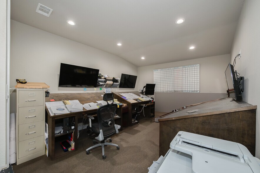 More Photos Of 11184 Dan Williams Ln, College Station Warehouse For Sale