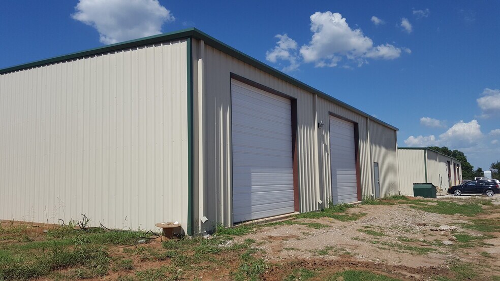 More Photos Of 2141 Collins Rd, Denton Unknown For Lease