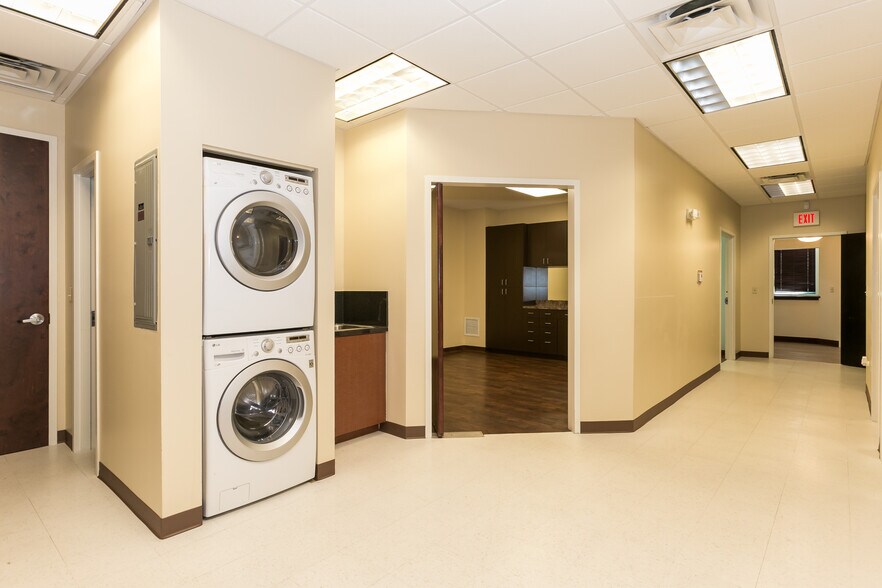 More Photos Of 12460-12468 W Atlantic Blvd, Coral Springs Medical For Lease