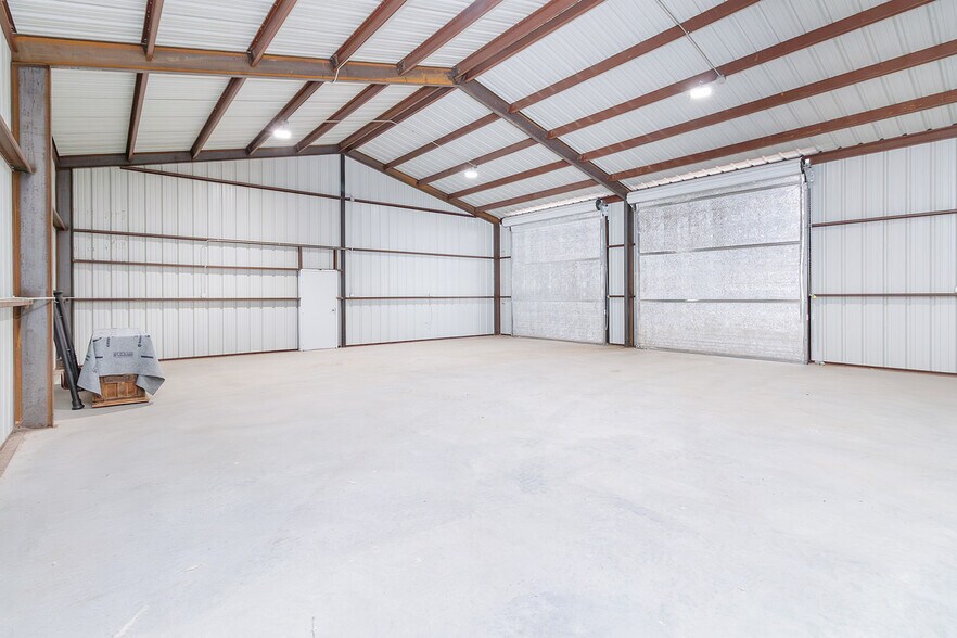 More Photos Of 101 Richards st, Brady Warehouse For Lease