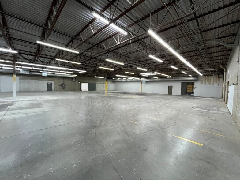 More Photos Of 11356 215th St W, Lakeville Manufacturing For Sale