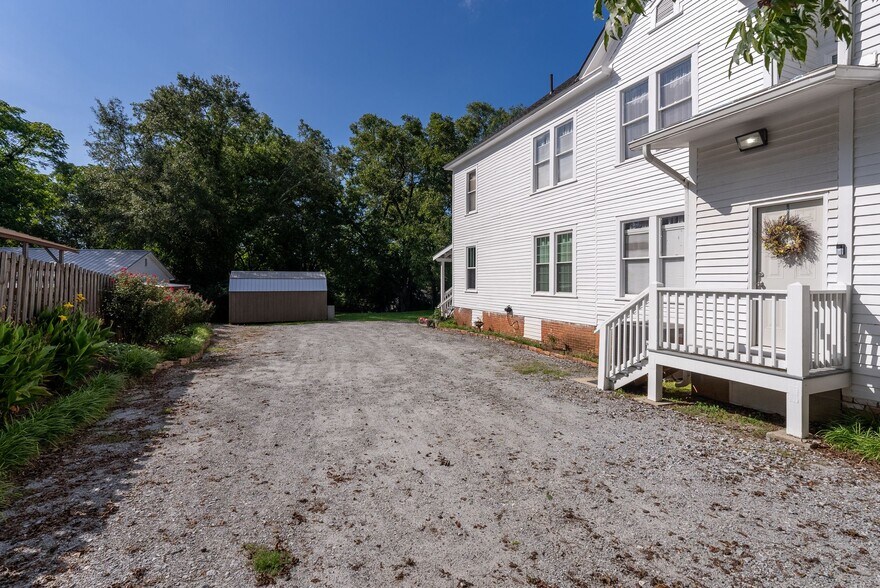 More Photos Of 207 W 2nd Ave, Easley Hospitality For Sale