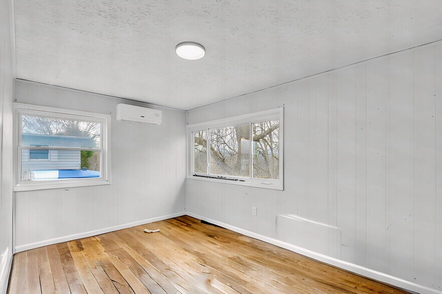 More Photos Of 380 W Outer Dr, Oak Ridge Apartments For Sale