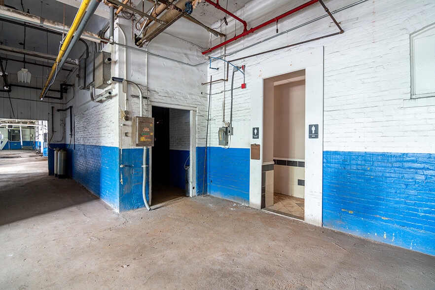 More Photos Of 248 Pine St, Pawtucket Warehouse For Sale