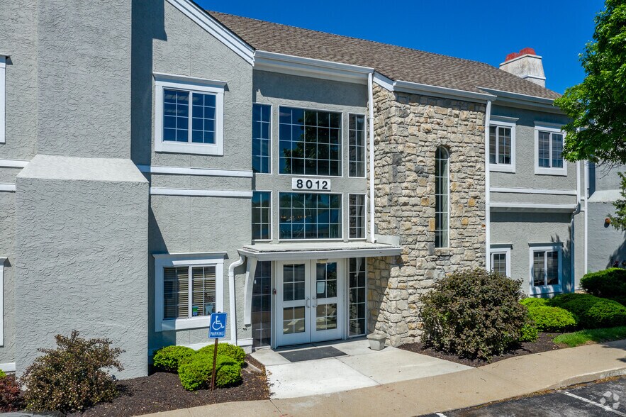 More Photos Of 8012 State Line Rd, Prairie Village Office For Lease