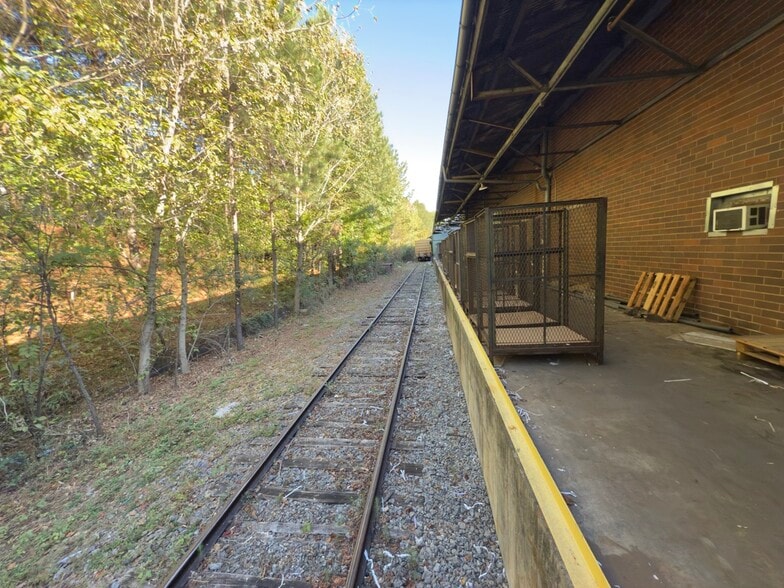 More Photos Of 5800 Peachtree Rd, Atlanta Manufacturing For Sale