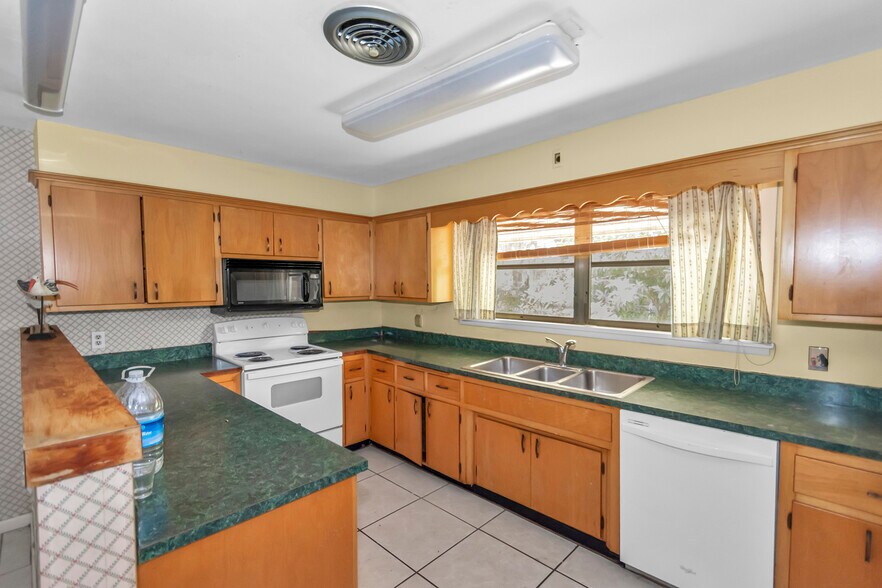 More Photos Of 625 E Melbourne Ave, Melbourne Land For Sale