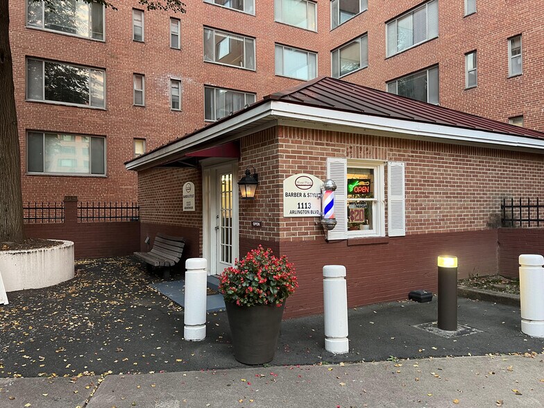 More Photos Of 1011-1121 Arlington Blvd, Arlington Apartments For Sale