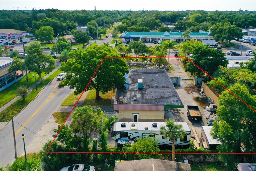 More Photos Of 575 N Washington Blvd, Sarasota Freestanding For Sale