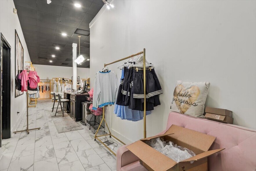 More Photos Of 11743 US Highway 431, Guntersville General Retail For Sale