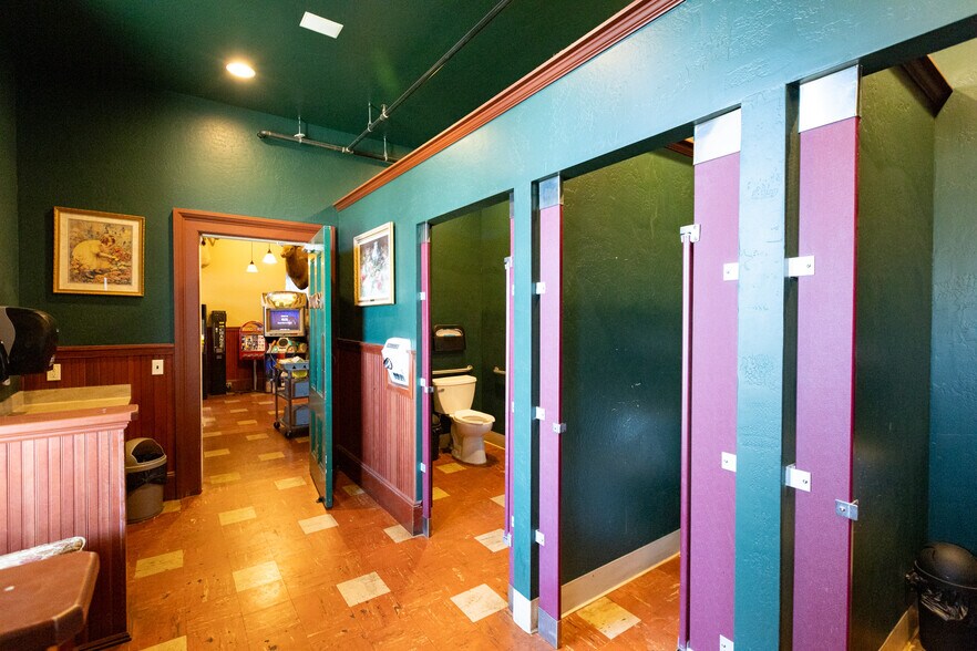 More Photos Of 311 Union St, The Dalles Restaurant For Sale