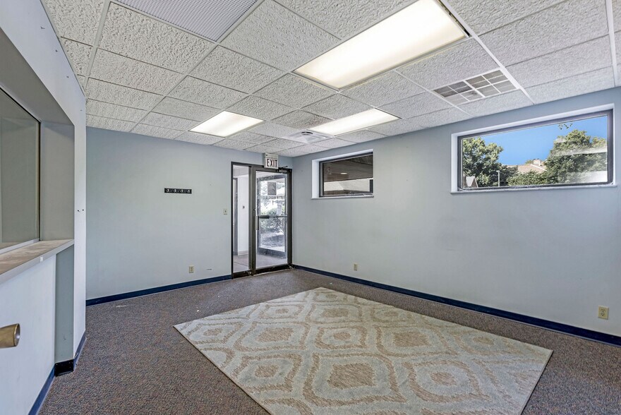More Photos Of 9030 Montgomery Rd, Cincinnati Medical For Lease