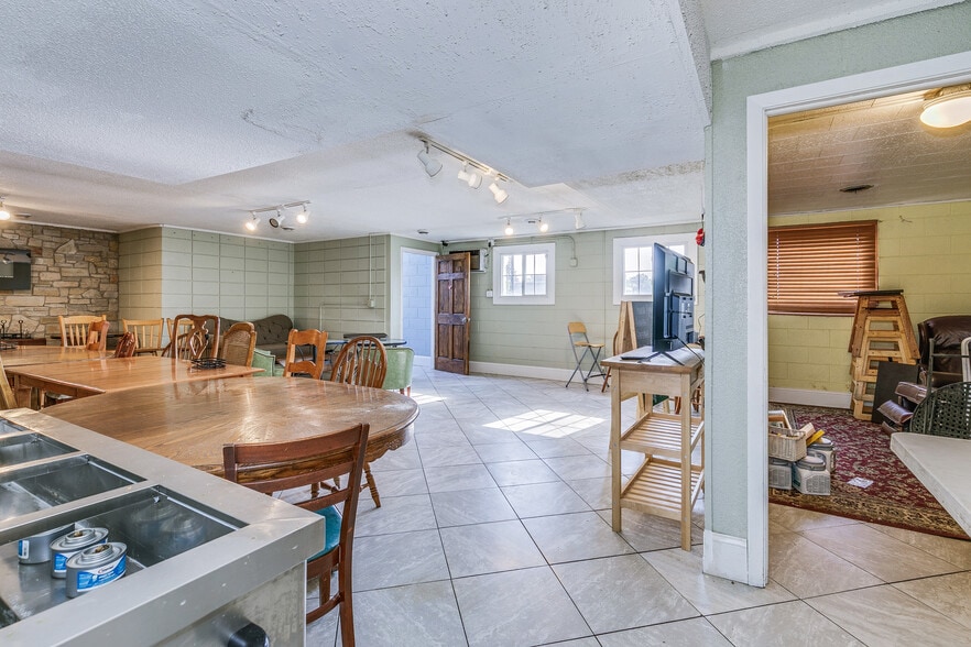 More Photos Of 1025 Southview Blvd, South Saint Paul Restaurant For Sale