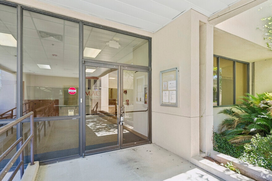 More Photos Of 3806 N Main St, Columbia Schools For Sale