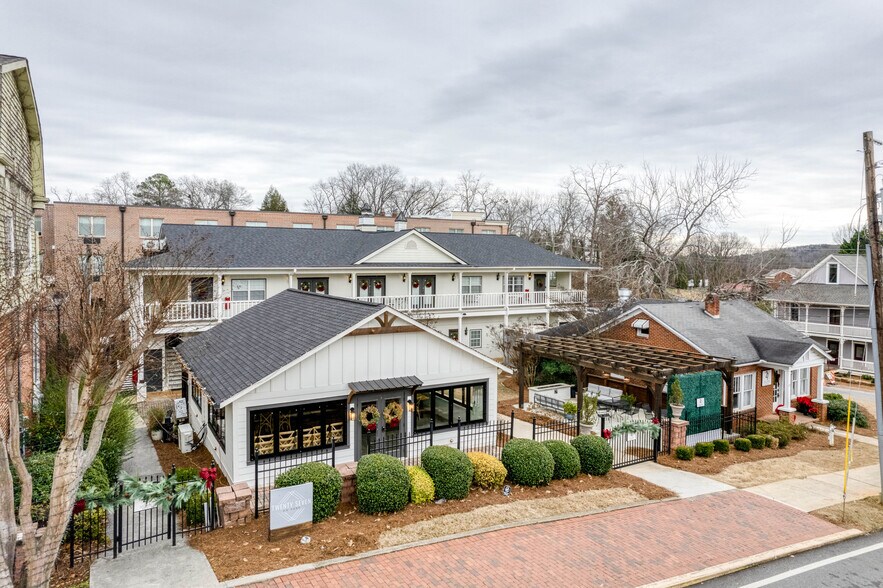 More Photos Of 27 S Park St, Dahlonega Hotel For Sale