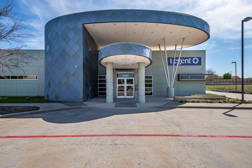 More Photos Of 4100 Mapleshade Ln, Plano Hospital For Lease