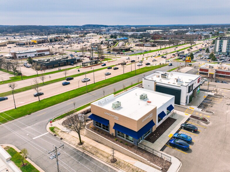 More Photos Of 4518 E Washington Ave, Madison General Retail For Sale