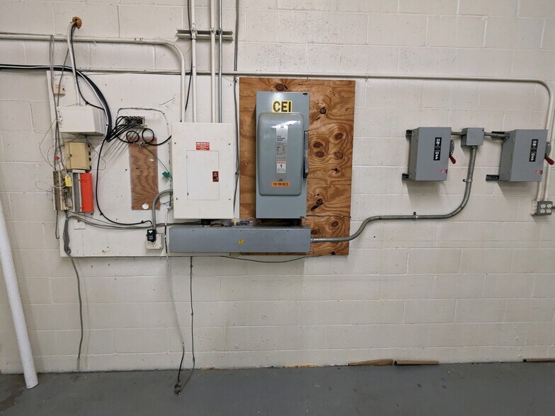 More Photos Of 26700 Renaissance Pky, Warrensville Heights Manufacturing For Lease