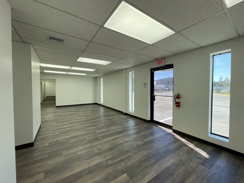 More Photos Of 1020-1030 S 86th St, Tampa Manufacturing For Sale