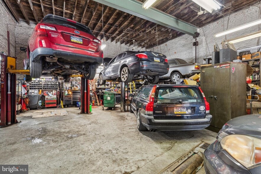 More Photos Of 825-29 Aramingo ave, Philadelphia Service For Sale