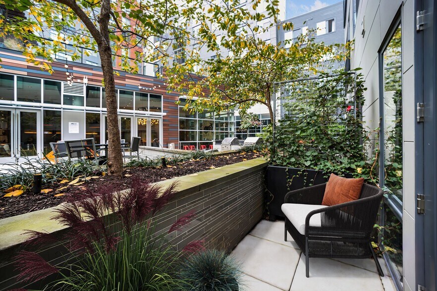 More Photos Of 625 H St NE, Washington Apartments For Lease