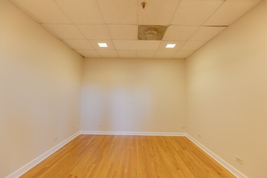 More Photos Of 1000 N Halsted St, Chicago Loft Creative Space For Lease