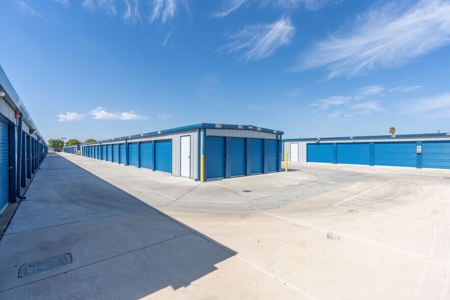 More Photos Of 183 S Austin Rd, Manteca Self Storage For Sale