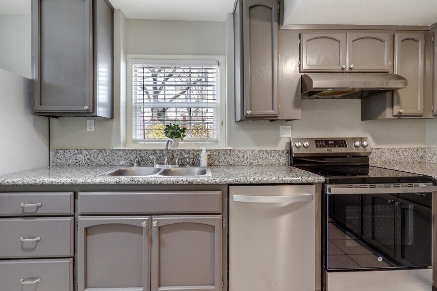 More Photos Of 517 13th St, Sacramento Multifamily For Sale