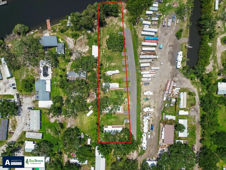 Primary Photo Of 11224 Restwood Dr, Gibsonton Manufactured Housing Mobile Home Park For Sale
