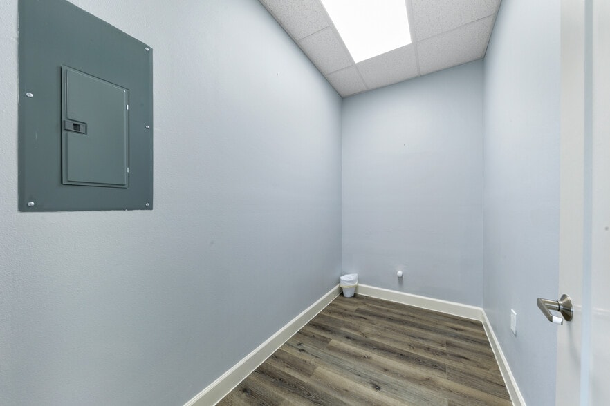 More Photos Of 8118 Fry Rd, Cypress Medical For Lease