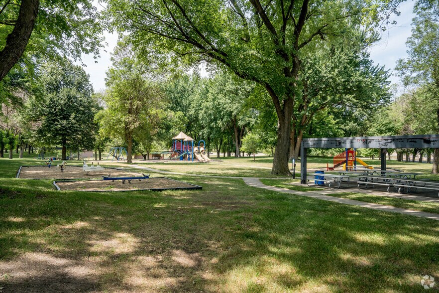 More Photos Of 2900 37th St, Rochester Warehouse For Lease