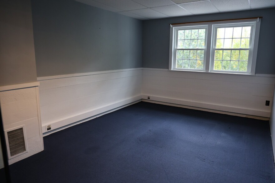 More Photos Of 807 NH-3A, Bow Light Manufacturing For Sale