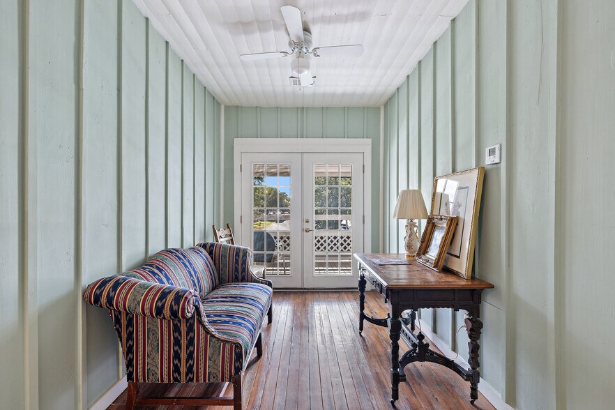 More Photos Of 201 Nugent Ave ave, Johnson City Hotel For Sale