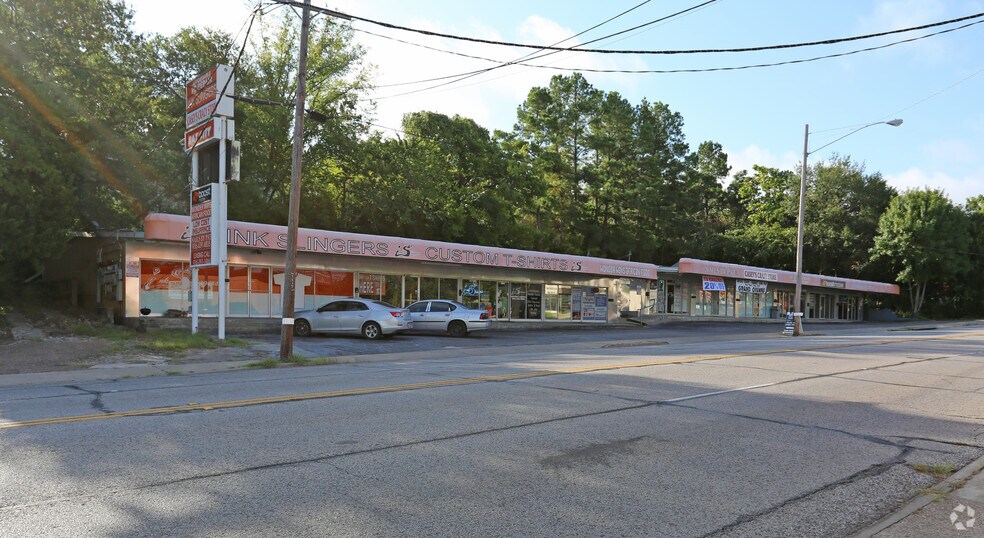 More Photos Of 1501 Sam Houston Ave, Huntsville Storefront Retail Office For Lease