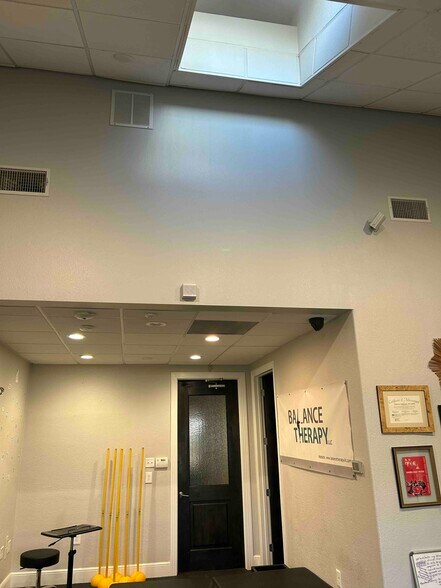 More Photos Of 7148 Trail Lake Dr, Fort Worth Medical For Sale