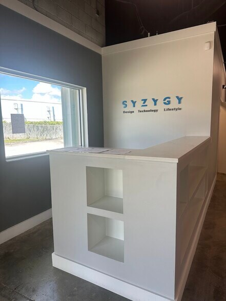 More Photos Of 161 Commerce Rd, Boynton Beach Warehouse For Sale