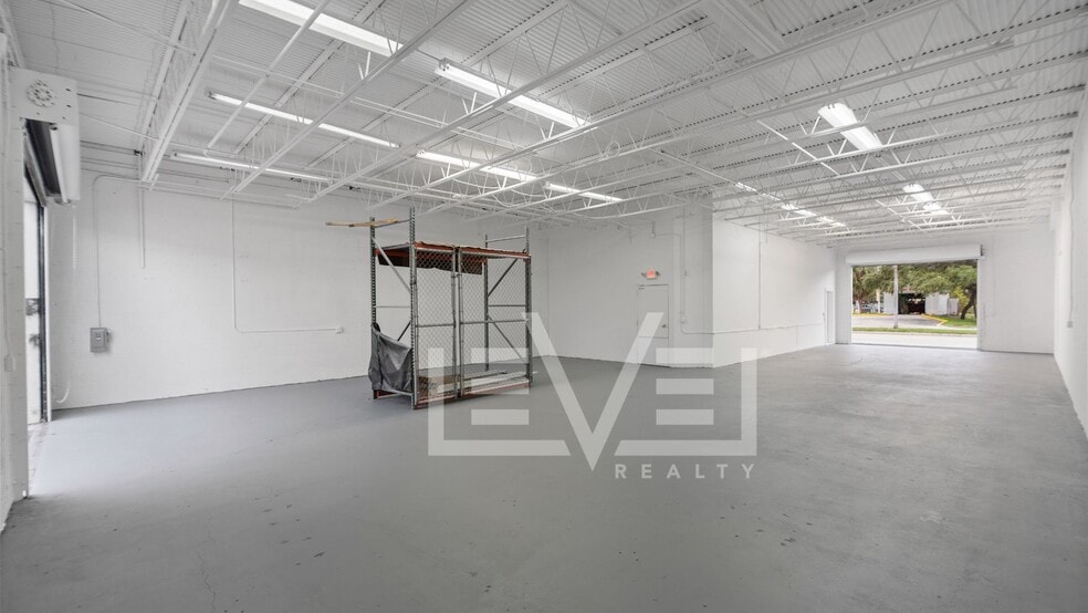 More Photos Of 20 NW 3rd Ave, Deerfield Beach Warehouse For Lease