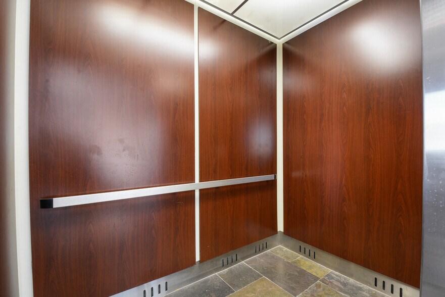 More Photos Of 5018 Chesebro Rd, Agoura Hills Medical For Sale